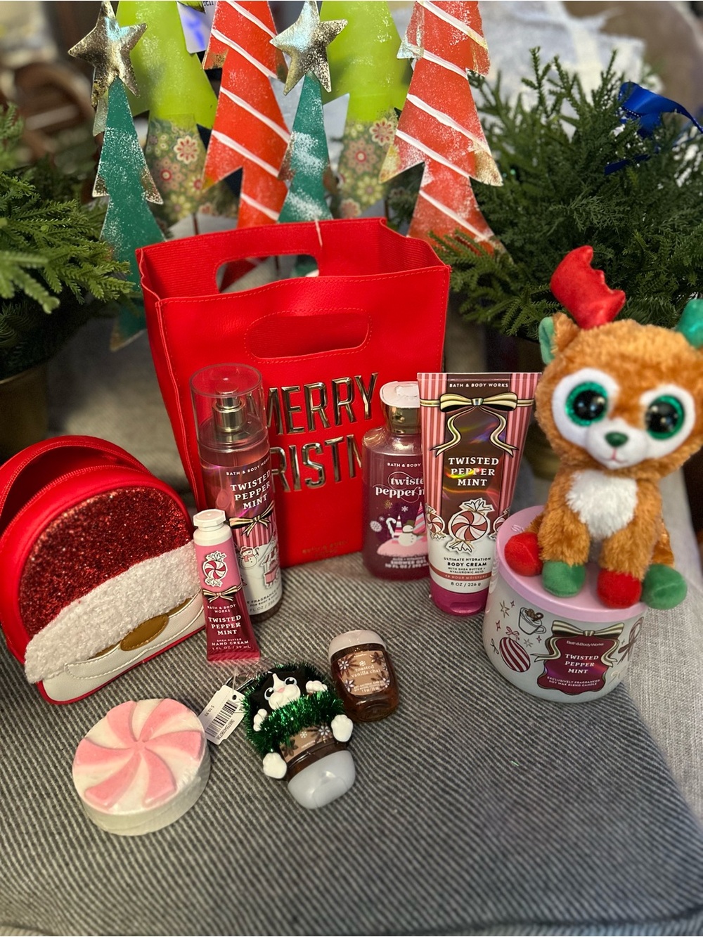 Bath & Body Works Twisted Peppermint Holiday Bundle Gift Assortment